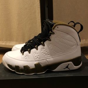 PRE OWNED AIR JORDAN 9 RETRO